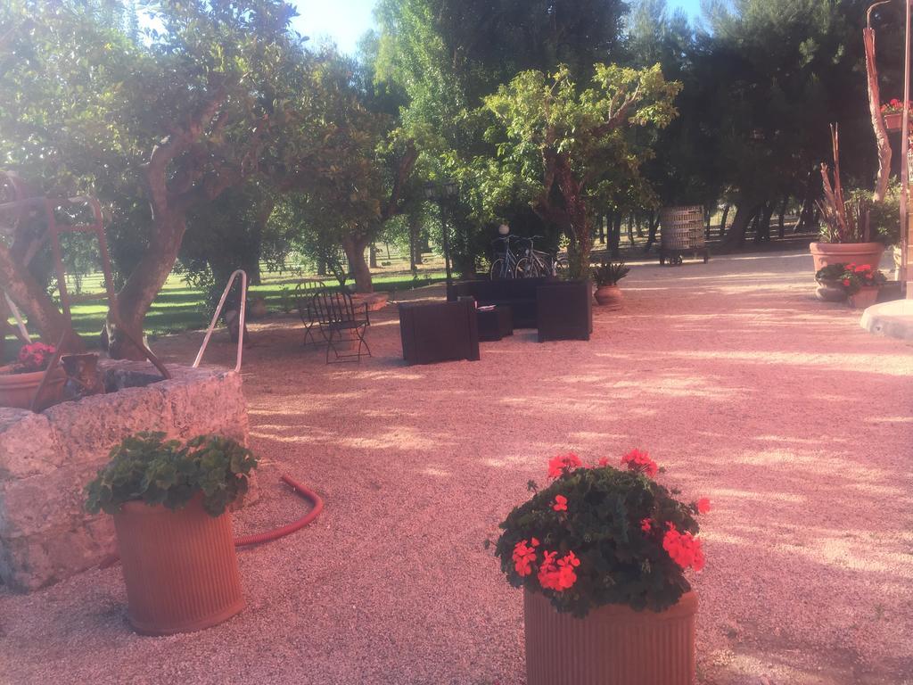 Carmiano  Tenuta Monaci La Murra מראה חיצוני תמונה