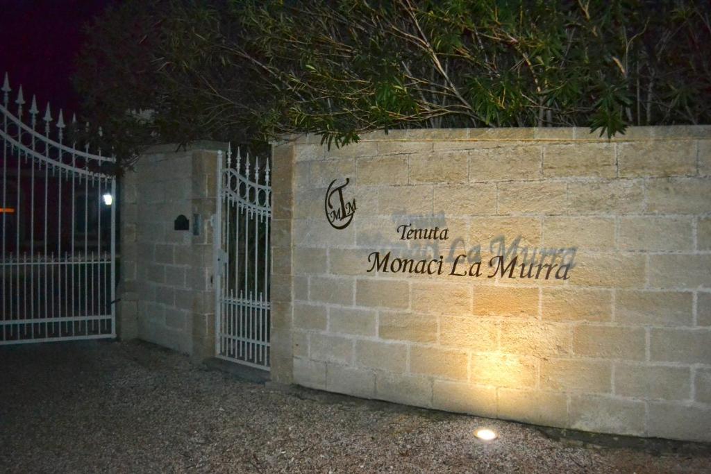 Carmiano  Tenuta Monaci La Murra מראה חיצוני תמונה